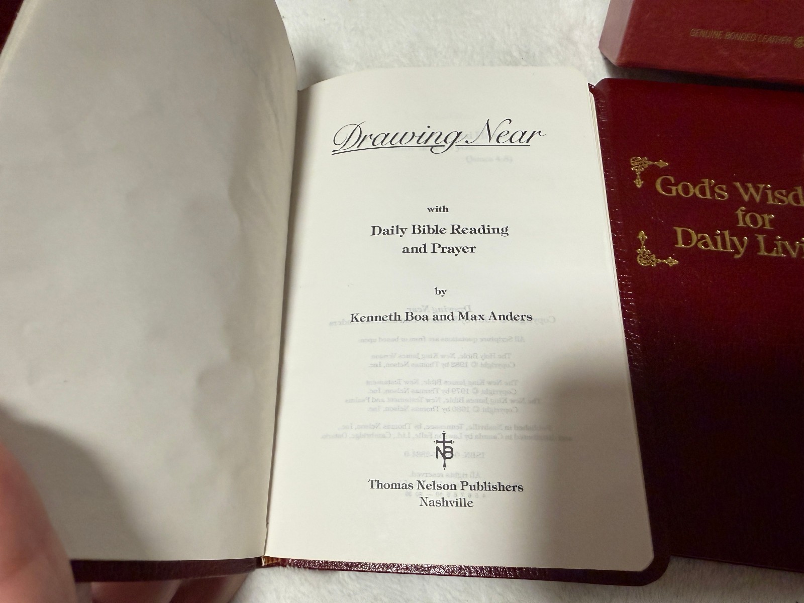 GOD&rsquo;S WISDOM FOR DAILY LIVING 3 BOOK BOX SET BONDED LEATHER GILDED GOLD EDGES