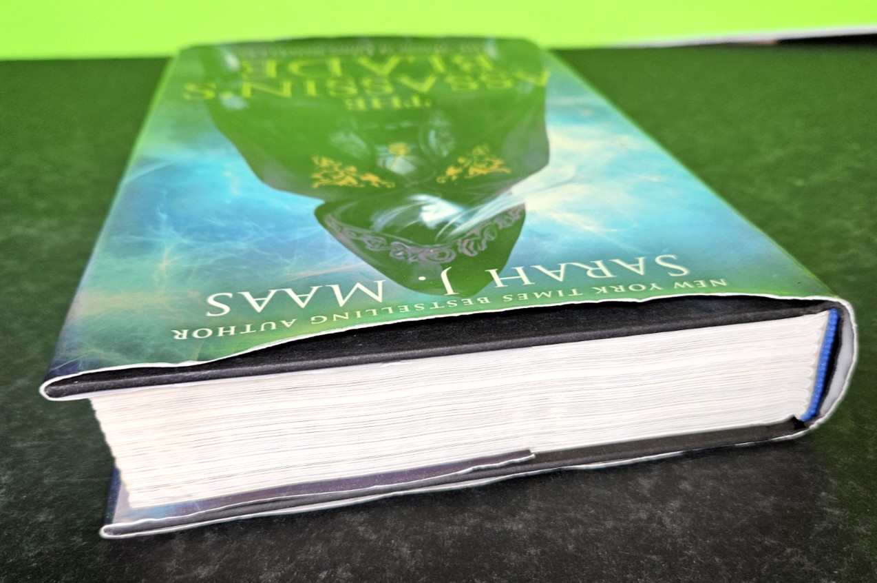 The ASSASSIN&rsquo;S BLADE by Sarah J Maas – 2014 Bloomsbury HBDJ, 1st Ed 1st Printing