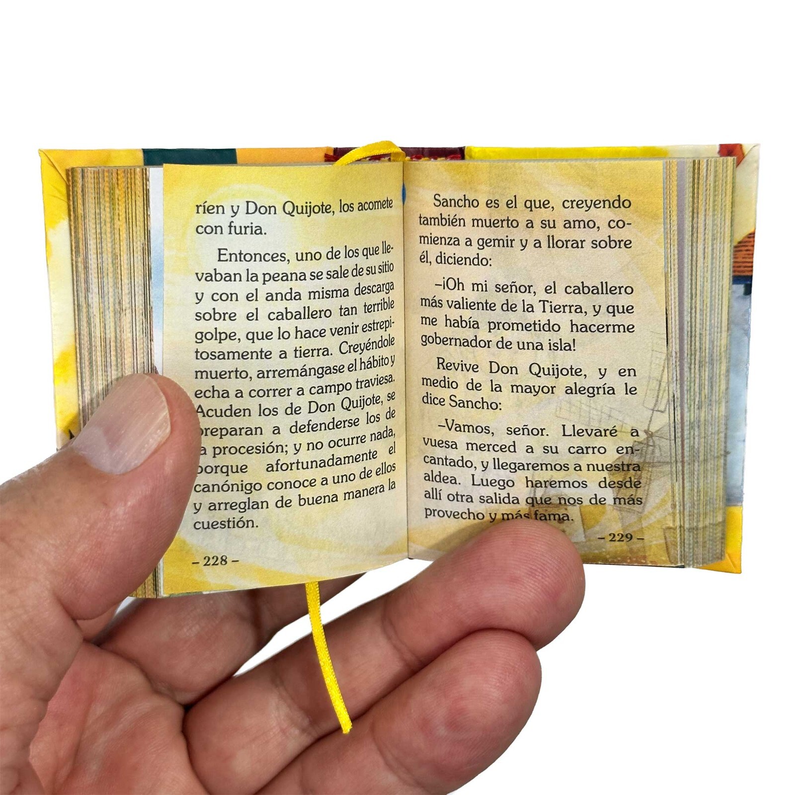 new Don Quijote de la Mancha para Jóvenes mini book 2.65&Prime; high hardcover 438 pgs