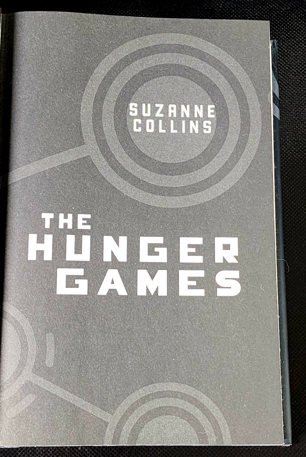 « The Hunger Games » by Suzanne Collins Hardcover Excellent Condition