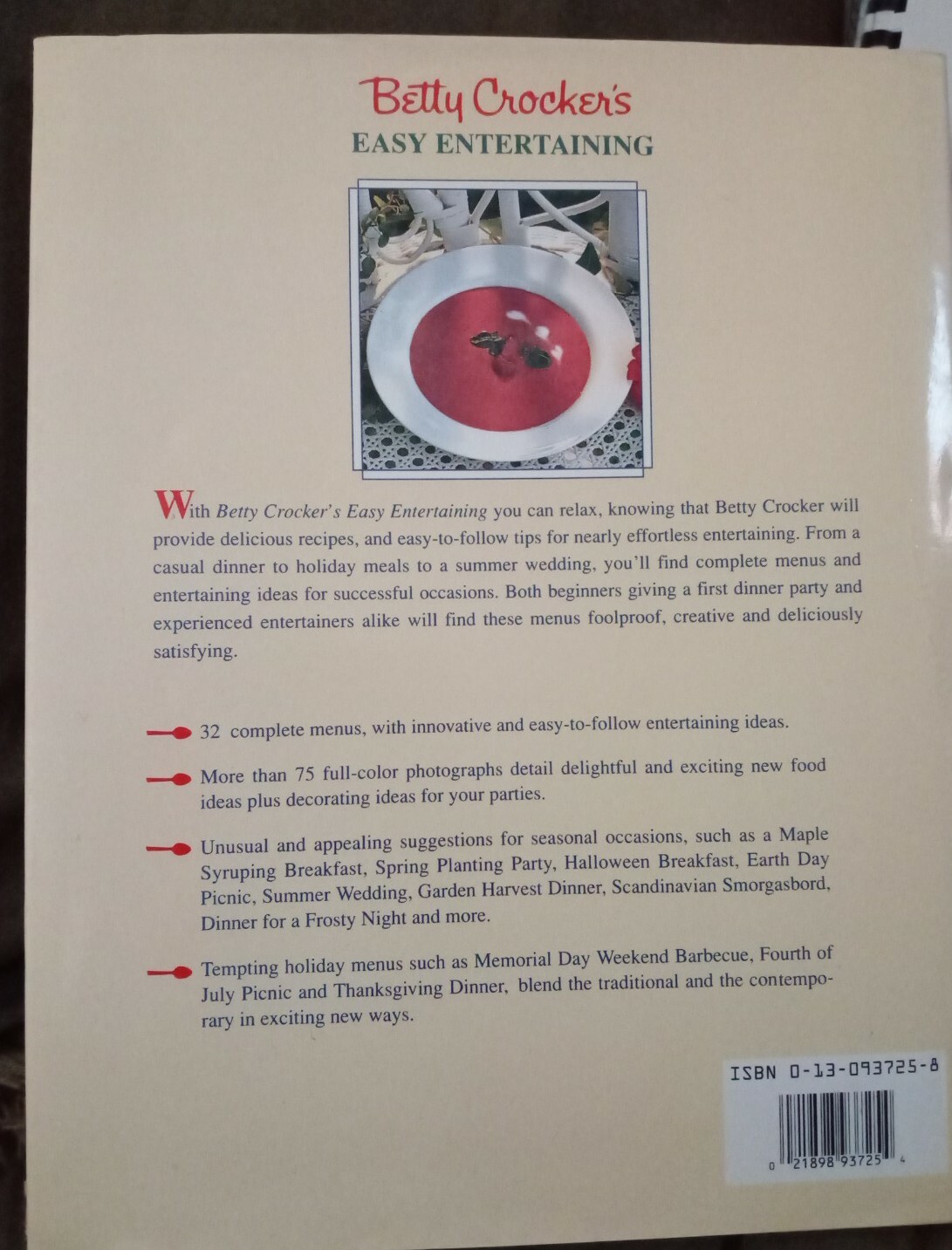 Vintage 1992 Betty Crocker&rsquo;s Easy Entertaining Julie Turnbull/Editors 161 Pages