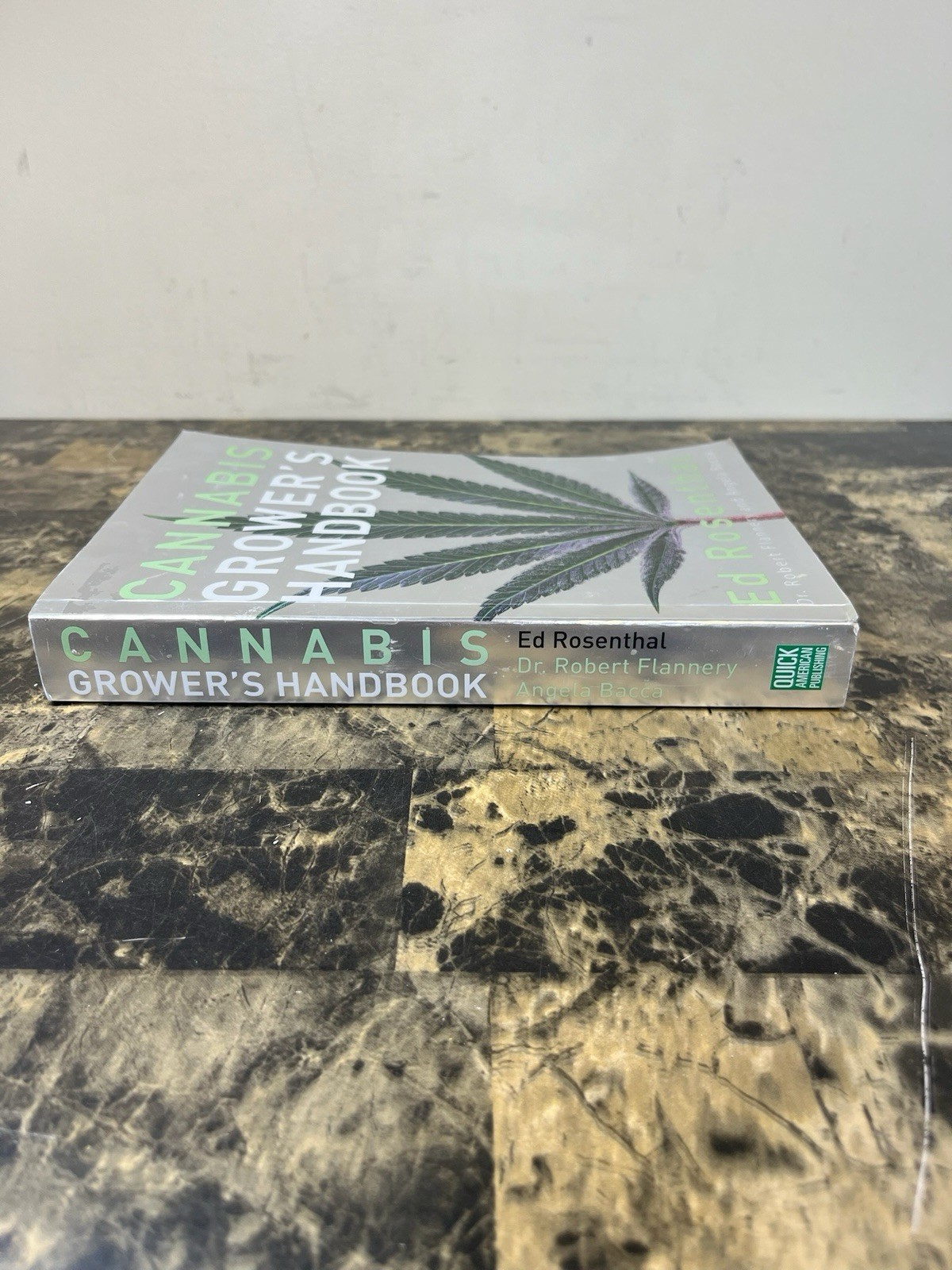 CANNABIS GROWER&rsquo;S HANDBOOK: A COMPLETE GUIDE By Ed Rosenthal – Good Condition