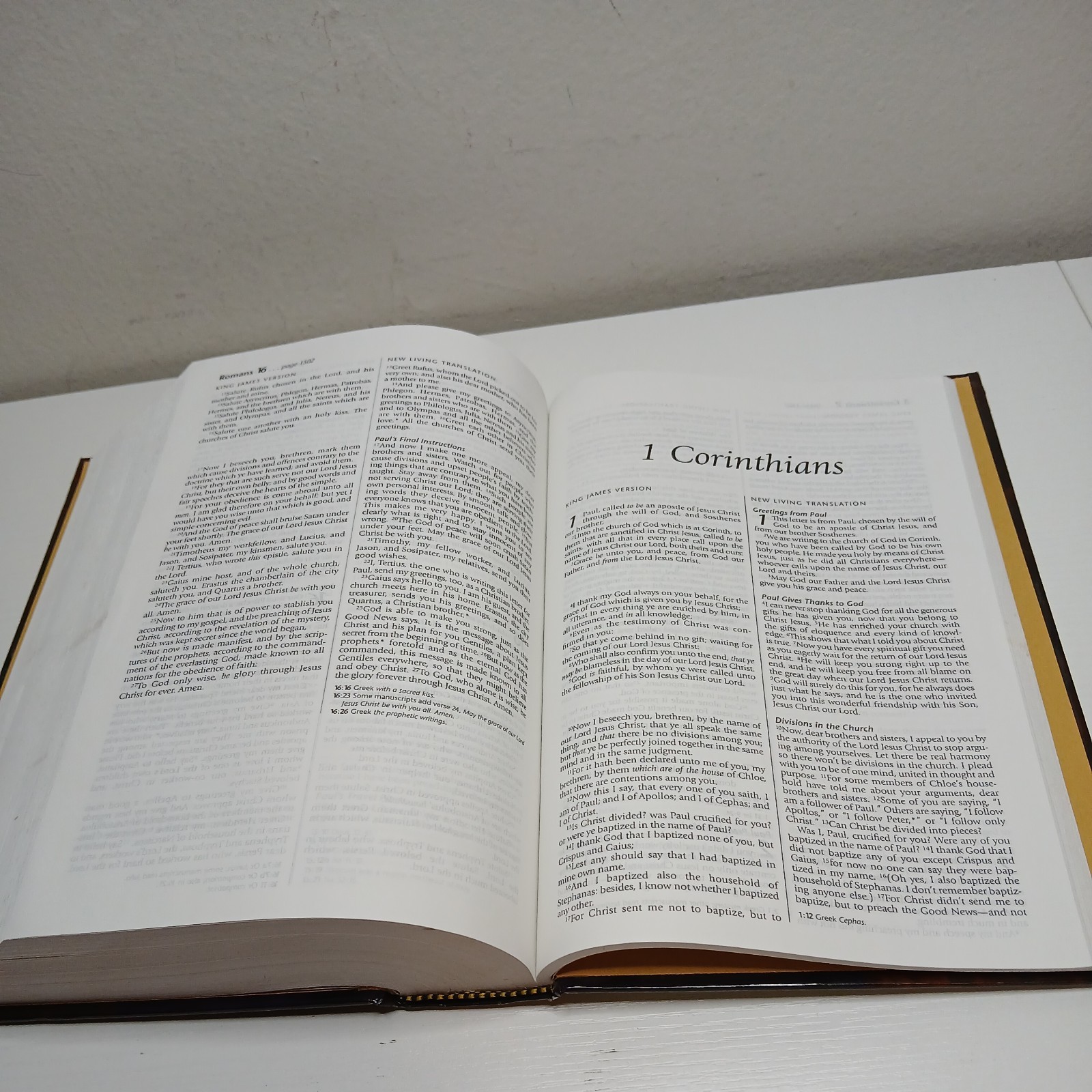 Holy Bible: People&rsquo;s Parallel Edition King James Version/New Living Translation