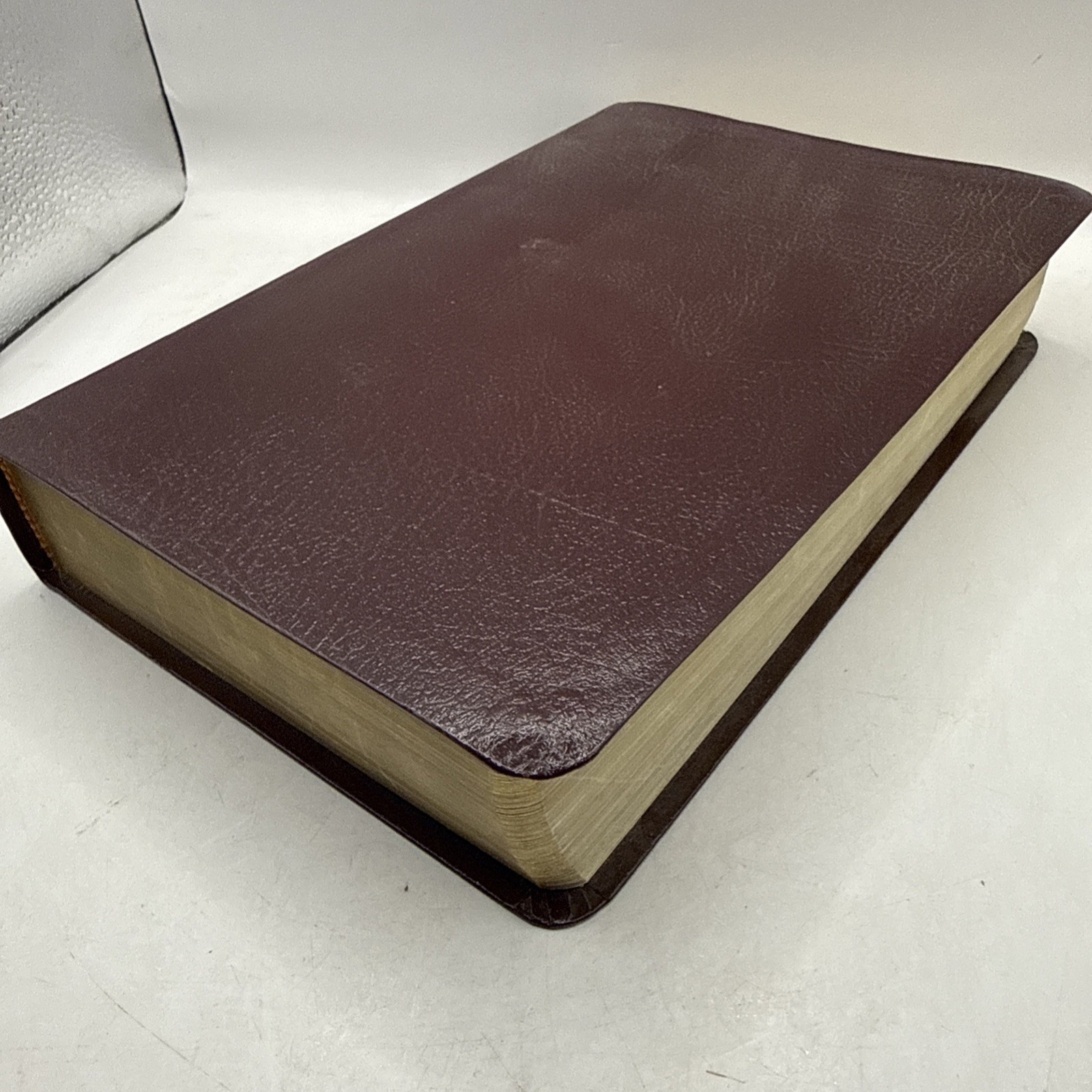 Holy Bible: People&rsquo;s Parallel Edition King James Version New Living Translation
