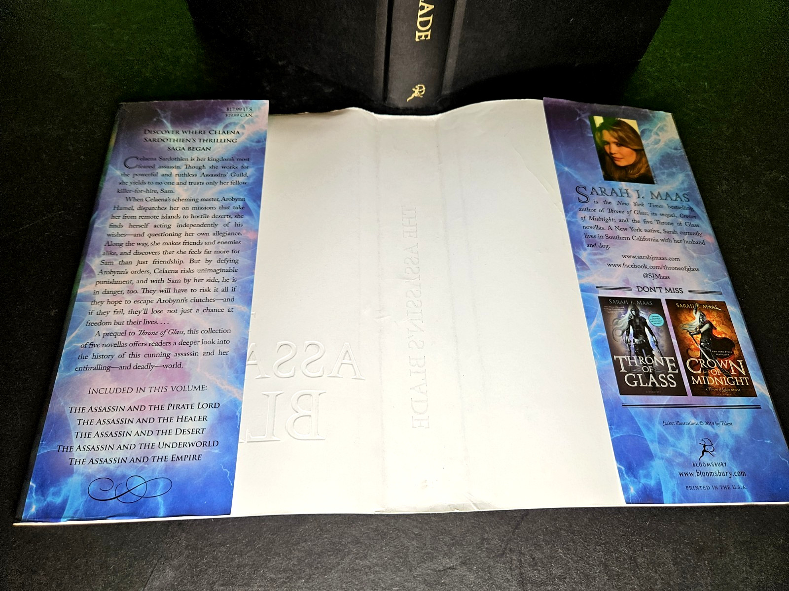 The ASSASSIN&rsquo;S BLADE by Sarah J Maas – 2014 Bloomsbury HBDJ, 1st Ed 1st Printing