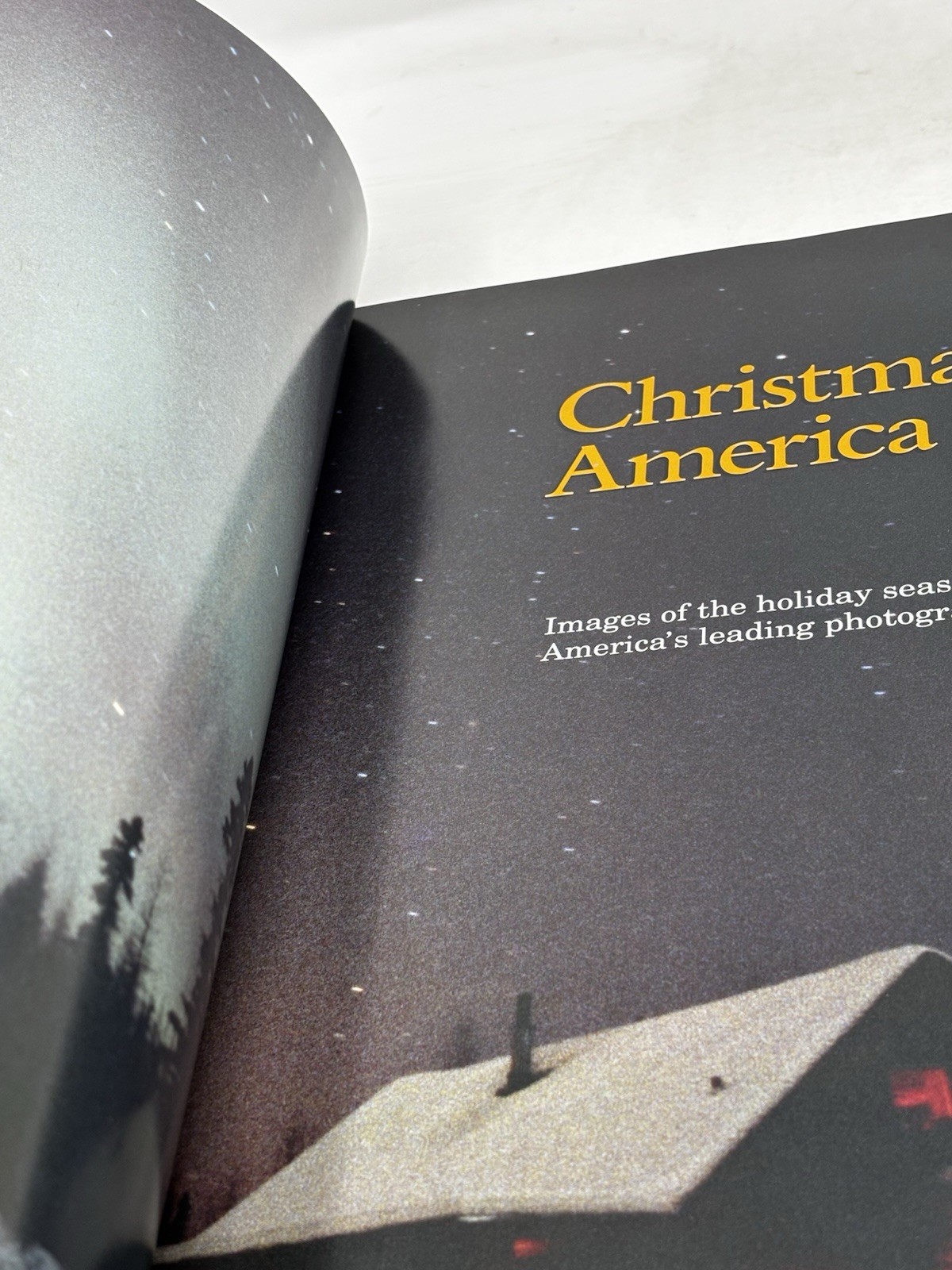 Christmas in America HC DJ 1988 15&Prime; x 10 1/2&Prime; x1&Prime; 208 pgs Photos