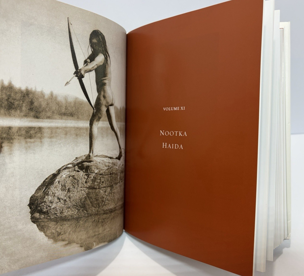 2020 « The North American Indian: The Complete Portfolios » by Edward S. Curtis