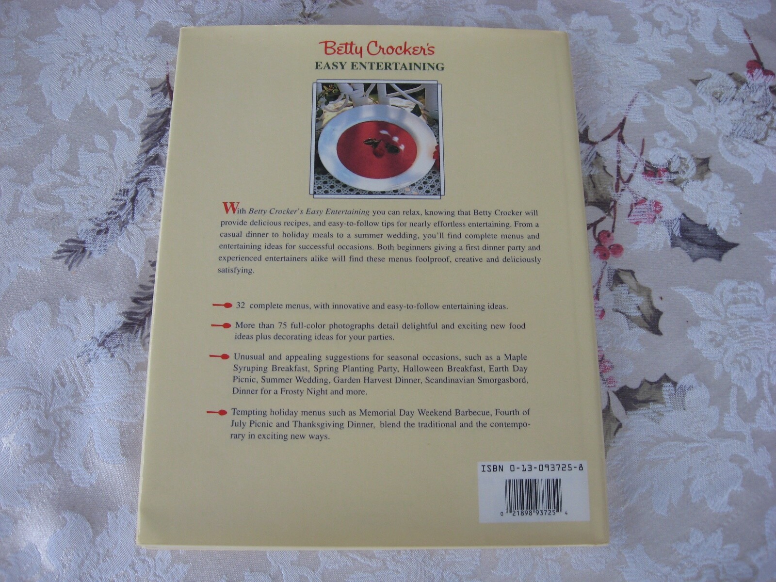 Vintage 1992 Betty Crocker&rsquo;s Easy Entertaining Julie Turnbull/Editors 161 Pages