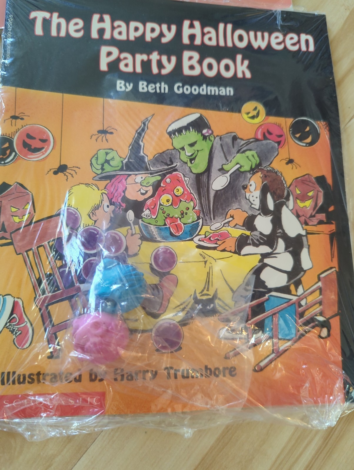Scholastic Lot of 8 Illustrated Children&rsquo;s Paperback Halloween Books Ages 4-8