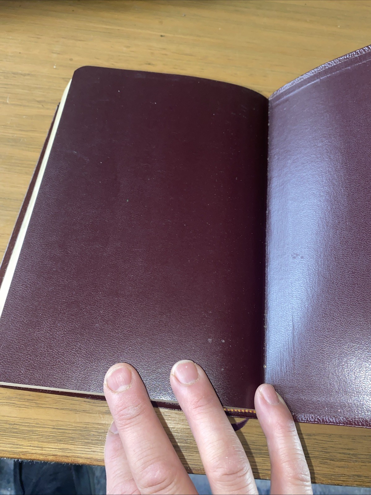 Holy Bible: People&rsquo;s Parallel Edition King James Version New Living Translation,