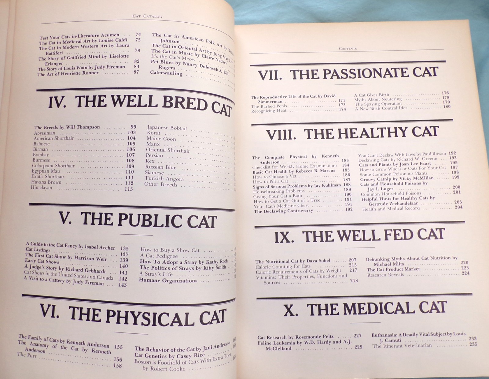 « Cat Catalog », The Ultimate Cat Book, Large « Very Good » 1st Ed. Book, 352 pages