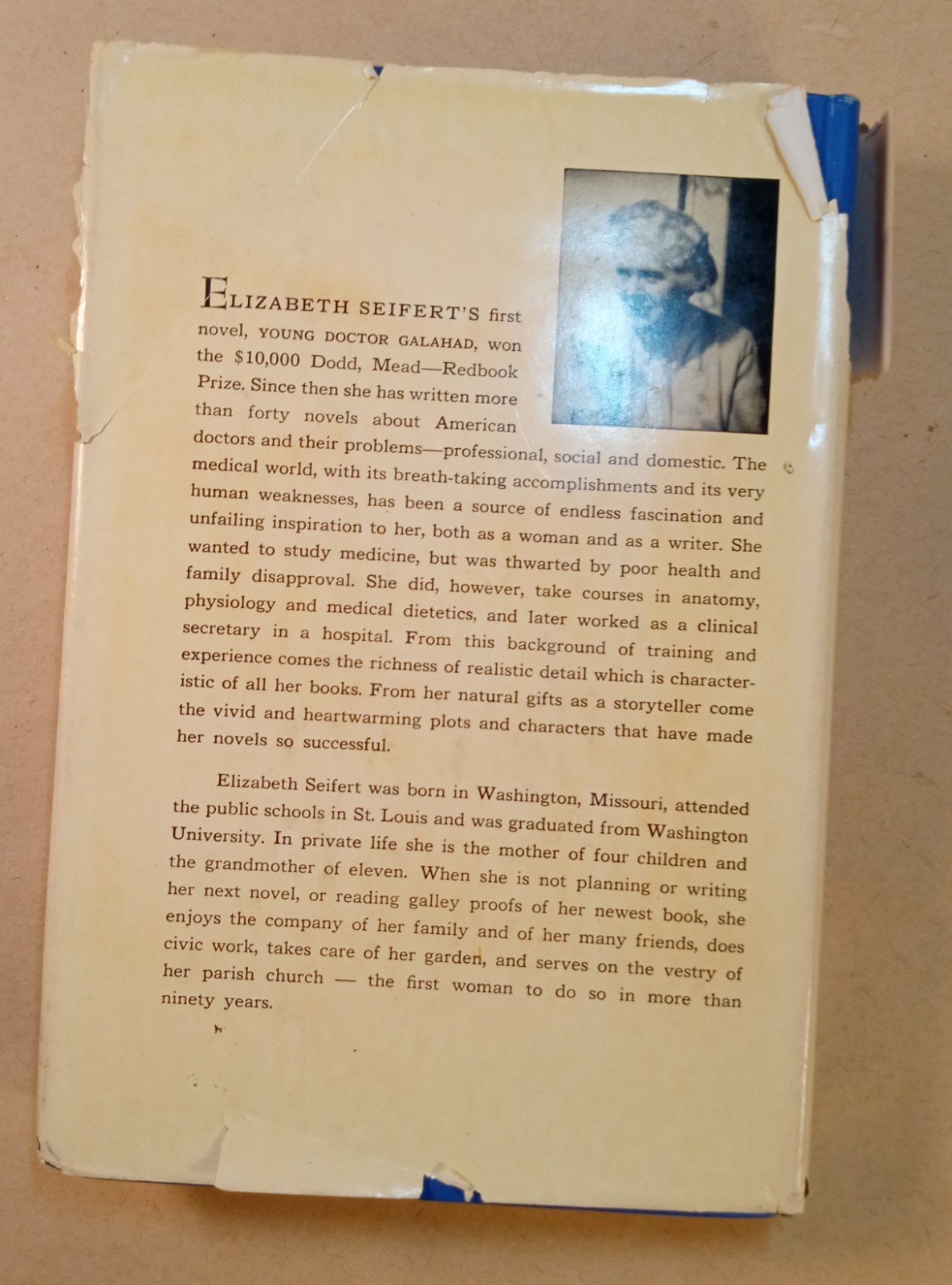 « Legacy For A Doctor » Novel. Vgt 1963. Elizabeth Seifert. 272 Pages. Sad Dust…