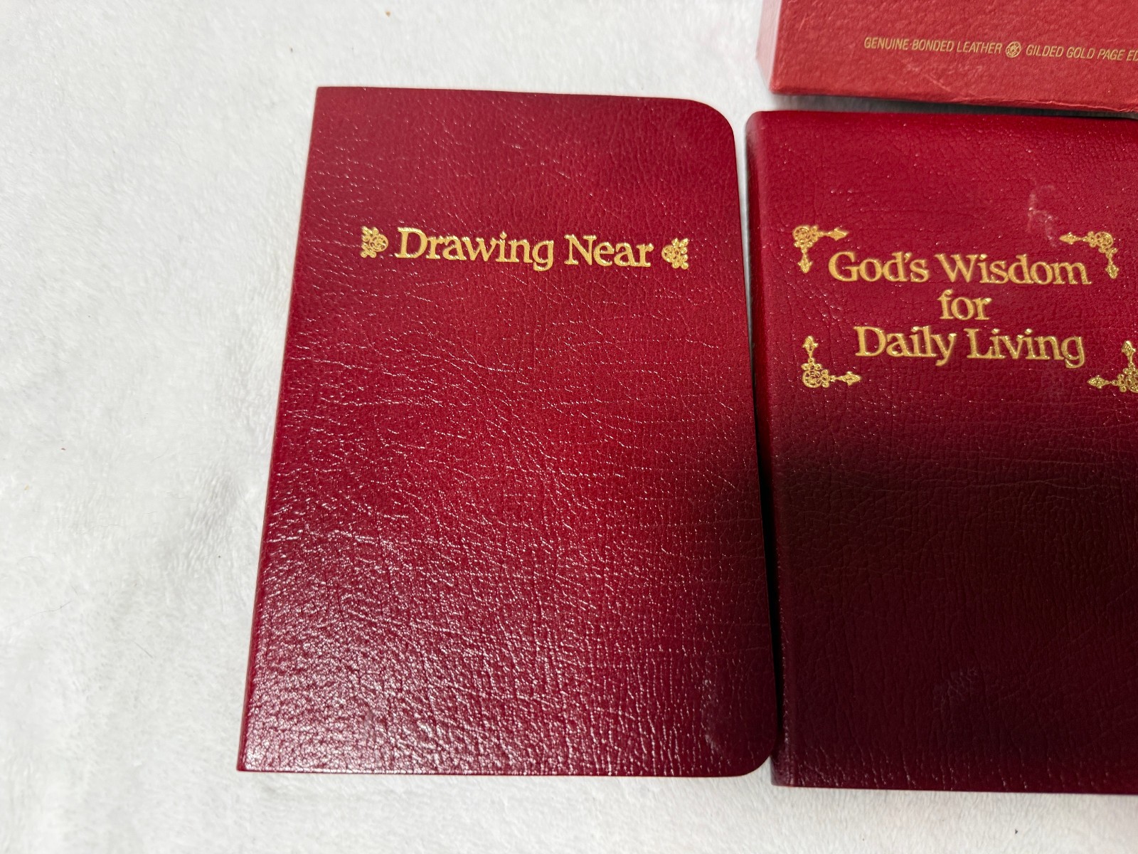 GOD&rsquo;S WISDOM FOR DAILY LIVING 3 BOOK BOX SET BONDED LEATHER GILDED GOLD EDGES