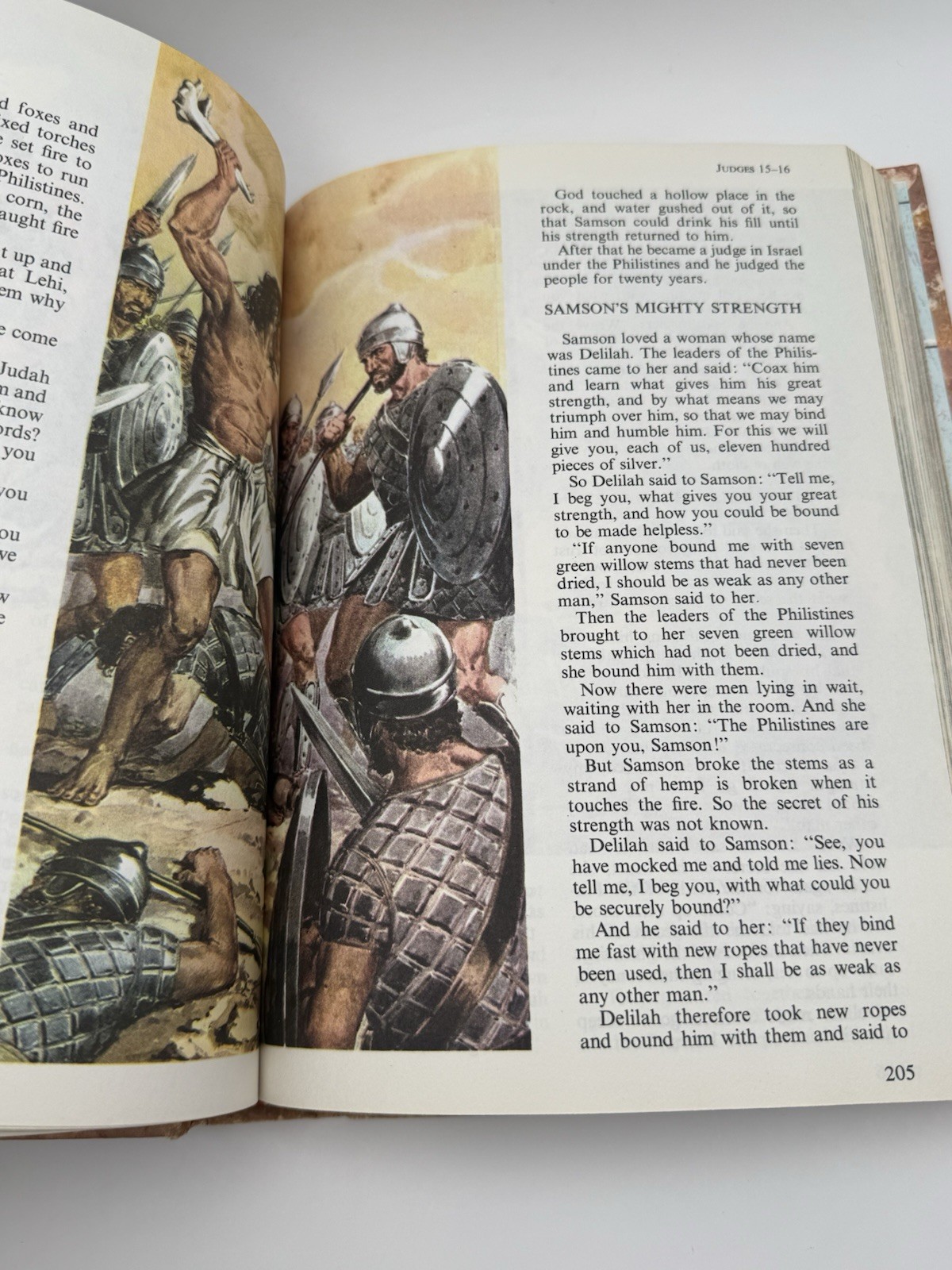 The Children&rsquo;s Bible Hardcover Illustrated Golden Press 1965 Ages 4-8 OT/NT