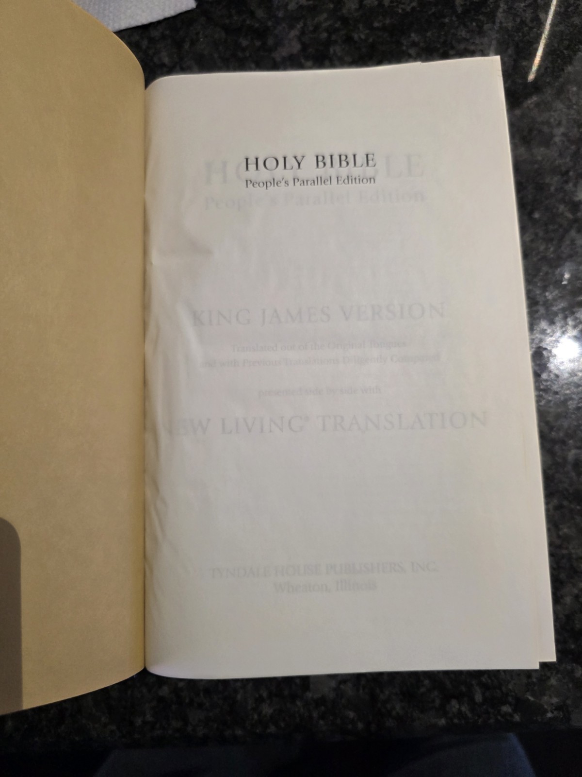 Holy Bible: People&rsquo;s Parallel Edition King James Version/New Living Translation